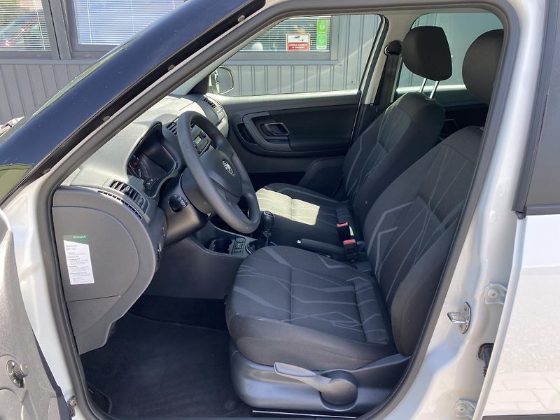 Škoda Fabia 1.2 TSI 63kW-CLIMATRONIC-TAŽNÉ - fotka 16 z 44
