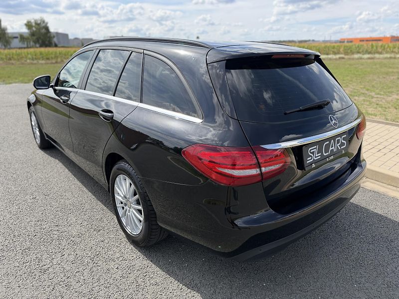Mercedes-Benz Třídy C 180 CGI AUTOMAT LED NAVIGACE - fotka 3 z 38