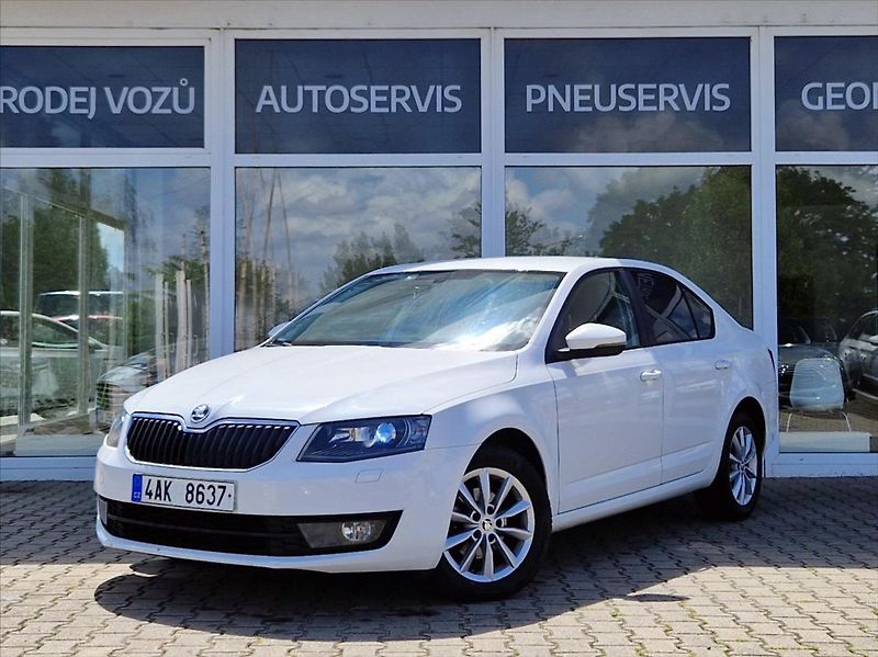 Škoda Octavia 1,6 TDI VÝHŘEV NEZ.TOPE XENONY - fotka 1 z 34