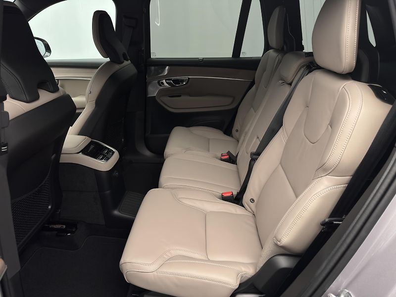 Volvo XC90 (2026) T8 AWD Plug-in DARK PLUS 7m - fotka 6 z 28