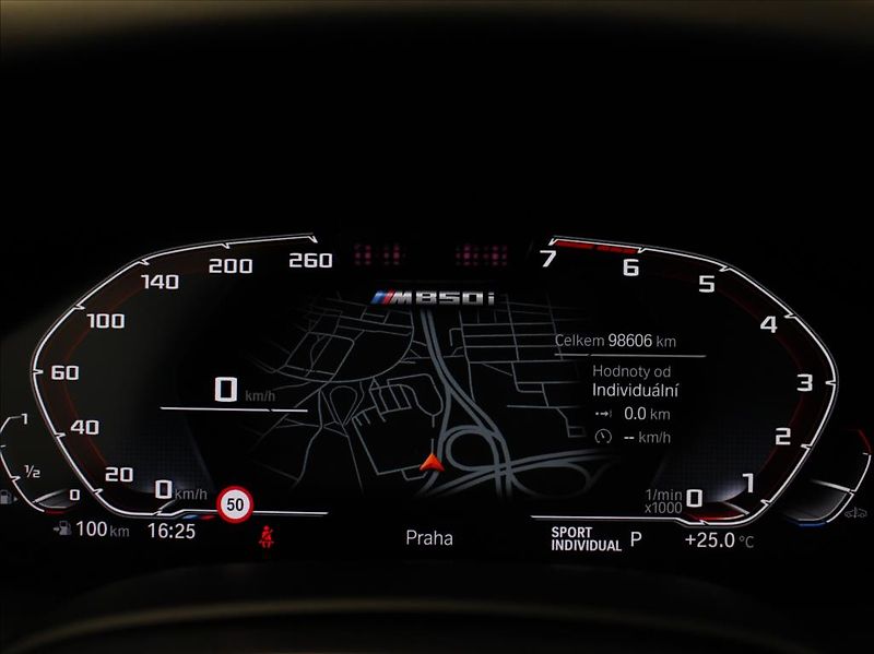BMW Řada 8 M850I B&O Laser 1.maj.ČR   4,4 - fotka 41 z 41