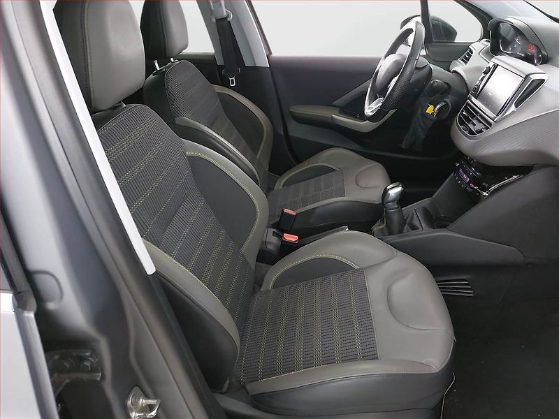 Peugeot 208 (2016) 1.2 PureTech, Navi, Tempomat - fotka 7 z 15