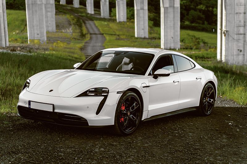 Porsche Taycan (2023) 4S - 7000 KM - VZDUCH, BOSE - fotka 2 z 39
