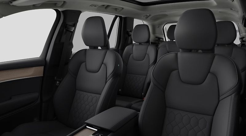 Volvo XC90 (2026) B5 AWD PLUS DARK+4 ROKY ZÁRUKA - fotka 11 z 20