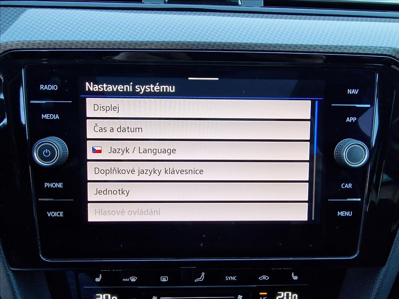 Volkswagen Passat 2.0TDI 147kW DSG Alltrack, ČR - fotka 32 z 50