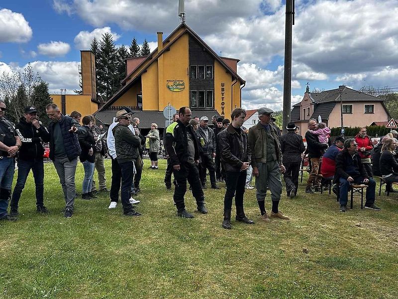 Jízda historických vozidel po Pašeráckých stezkách v obci Rybník.