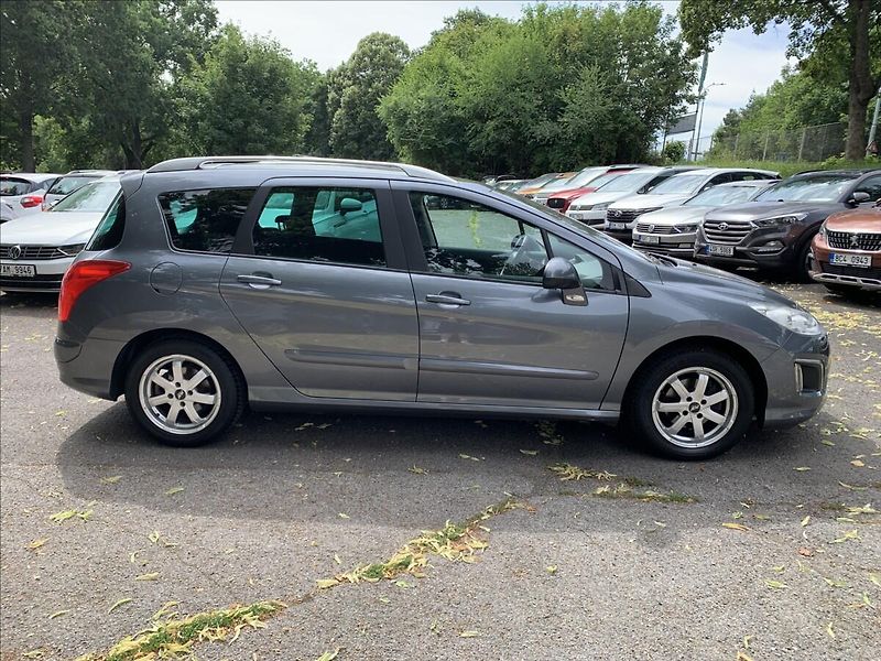 Peugeot 308 1,6 HDI  SW 7.MÍST - fotka 4 z 18