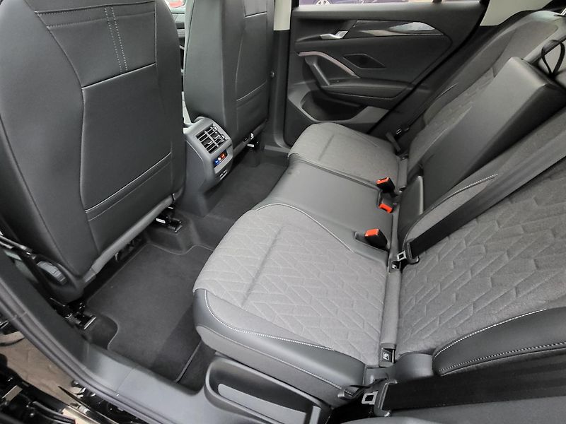 Volkswagen Tiguan (2026) People 1,5 eTSI 110kW mHEV - fotka 10 z 27