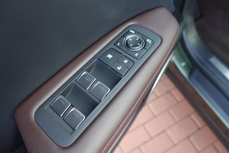 Lexus RX 450h RX450H Luxury - fotka 11 z 43