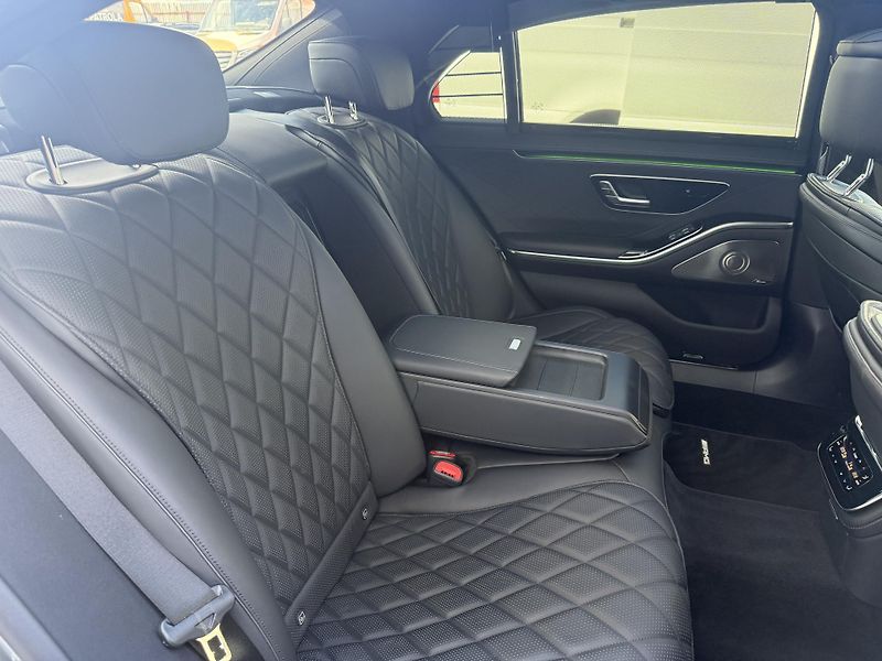 Mercedes-Benz Třídy S (2024) S 450d 4MATIC Long - fotka 41 z 43