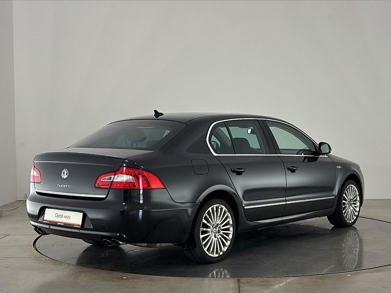 Škoda Superb L&K - fotka 2 z 26