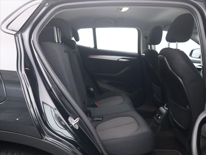 BMW X2 1,5 18i sDrive 103kW Advantage - fotka 12 z 28