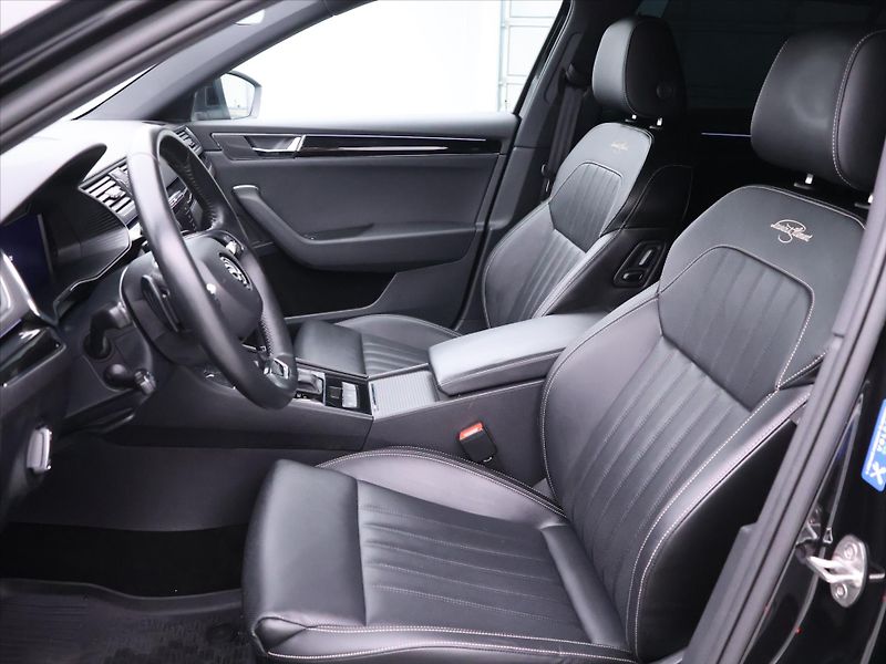 Škoda Superb 2,0 TDI DSG L&K DPH CZ - fotka 11 z 45