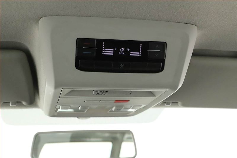 Volkswagen Transporter (2020) 2.0 TDI, Bus, 9Míst, ČR, 1Maj - fotka 13 z 14