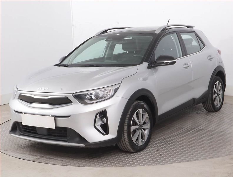 Kia Stonic (2023) Exclusive 1.0 T-GDI, EXCLUSIVE - fotka 2 z 16