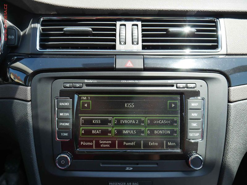 Škoda Superb (2015) 2.0TDi, Navi, bixen - fotka 17 z 26