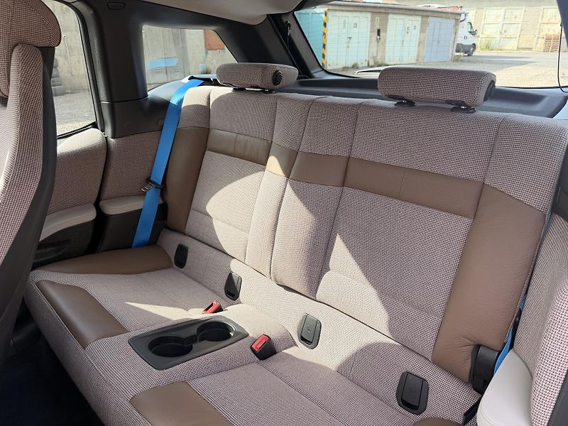 BMW i3 (2021) 120 Ah • 2021 • TOP výbava  - fotka 18 z 31