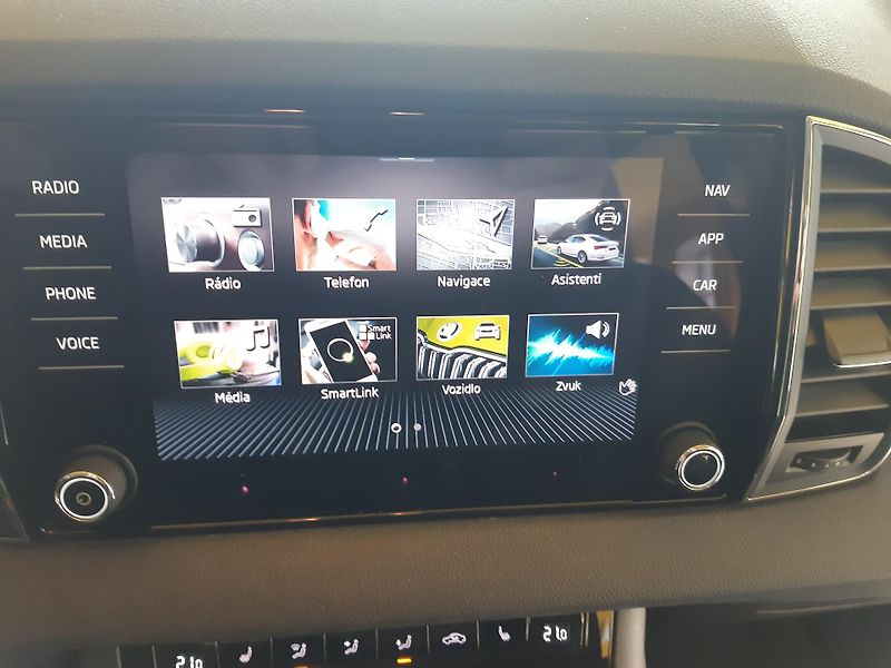 Škoda Karoq 2.0 TDI NAVI LED APP KAMERA - fotka 15 z 31