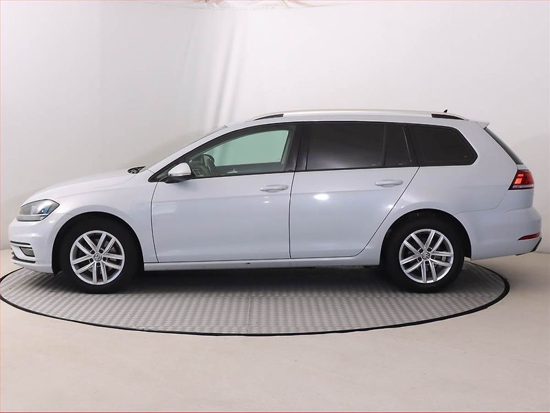 Volkswagen Golf (2018) 1.6 TDI, Automat, Serv.kniha - fotka 3 z 21