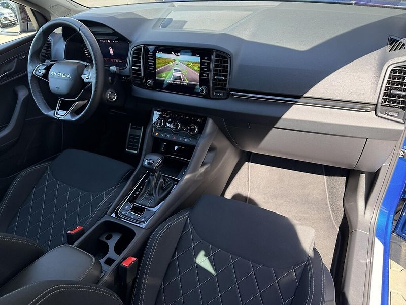 Škoda Karoq DSG 1,5TSi 110kW SportLine - fotka 20 z 24