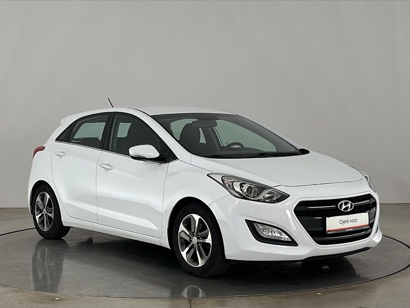 Hyundai i30 Hatchback - fotka 14 z 27