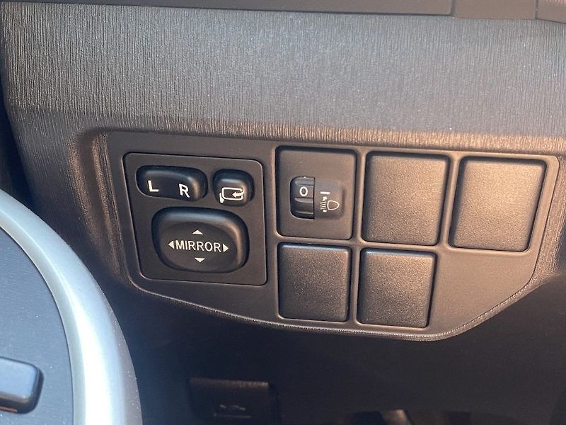 Toyota Prius 1.8HSD, 2x kola, po servisu - fotka 16 z 16