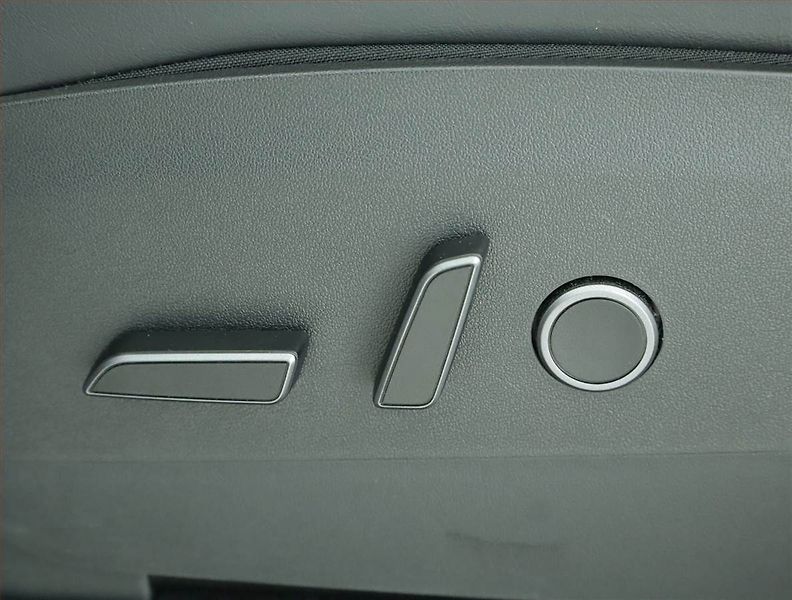 Tesla Model Y (2022) Long Range AWD 79kWh, SoH 92% - fotka 20 z 24