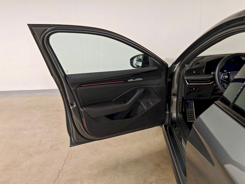 Škoda Superb (2025) 2.0 TDI 142 kW DSG 4x4 Sportli - fotka 24 z 35