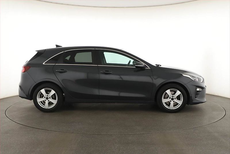 Kia Ceed (2018) 1.0 T-GDI, Navi, Tempomat - fotka 6 z 18