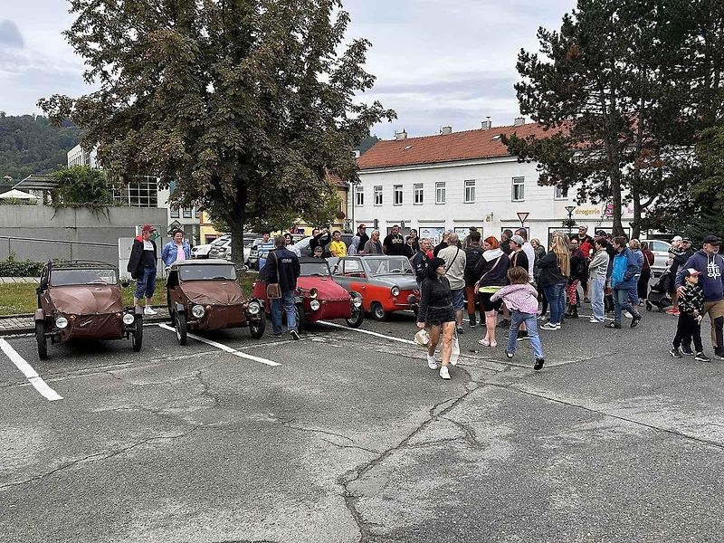 Vítr ve vlasech, Velorex v srdci. V Blansku měli sraz fandové plátěných vozítek.