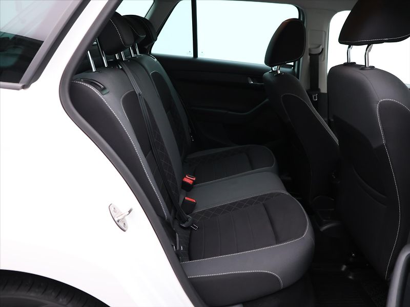 Škoda Fabia 1,0 Aut.klima Tempomat - fotka 12 z 25