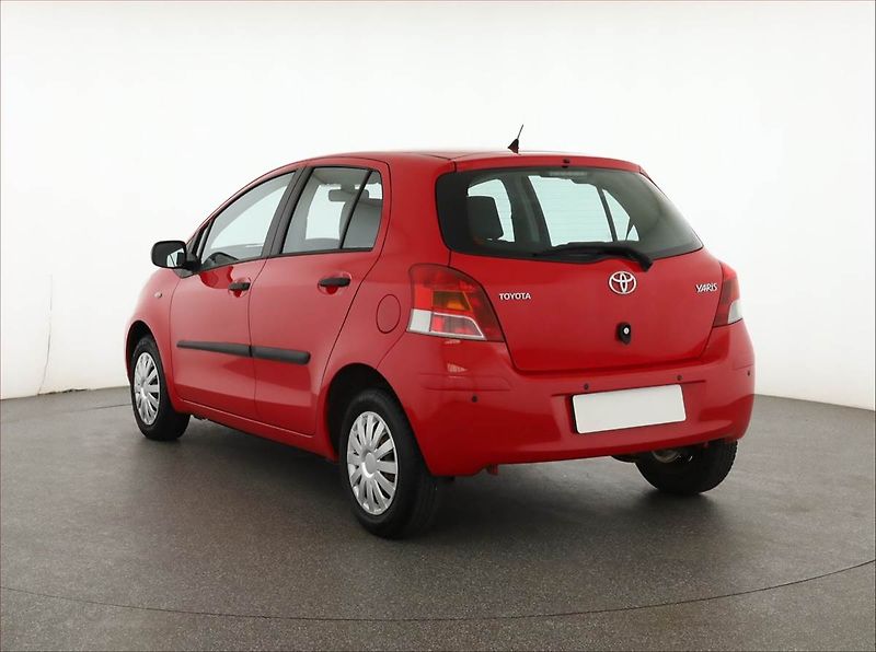 Toyota Yaris (2009) 1.0 VVT-i, ČR,1.maj - fotka 4 z 15
