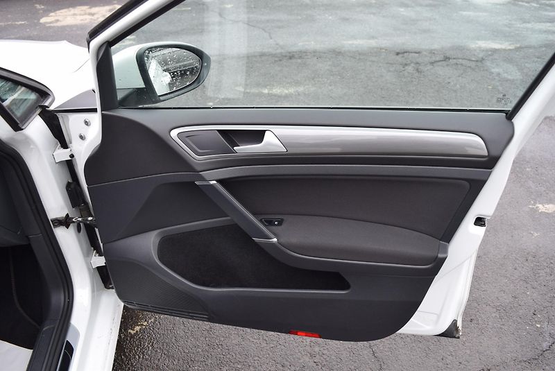 Volkswagen Golf Variant (2016) 1.4TSI 92kw CLBMT BMT PAN TAŽ - fotka 40 z 49