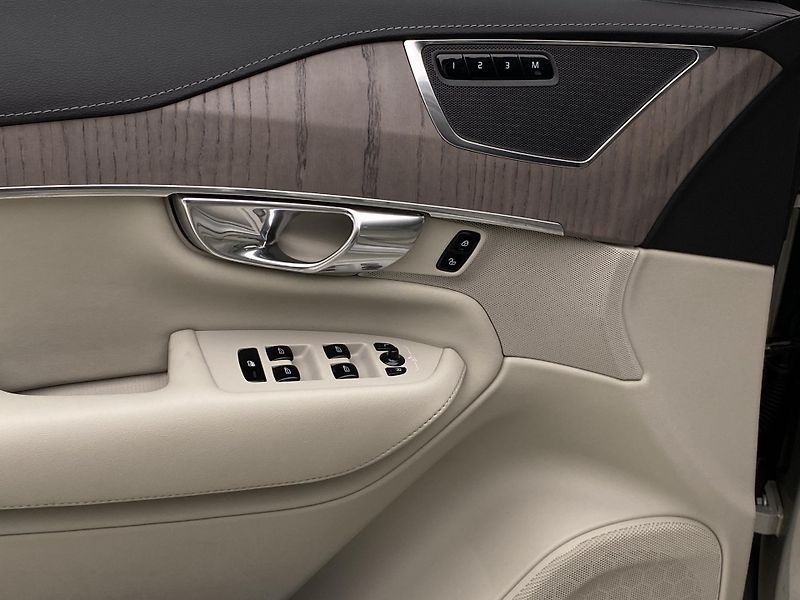 Volvo XC90 B5 AWD INSCRIPTION REZERVACE - fotka 28 z 54