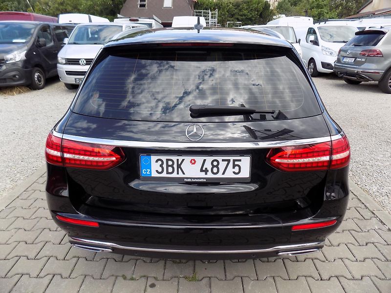 Mercedes-Benz Třídy E 220 D 4MATIC 143 KW TOP!!! - fotka 11 z 40
