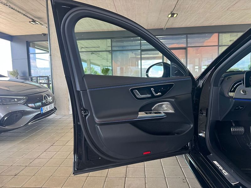 Mercedes-Benz Třídy E 53 AMG Hybrid 4MATIC+ - fotka 9 z 20