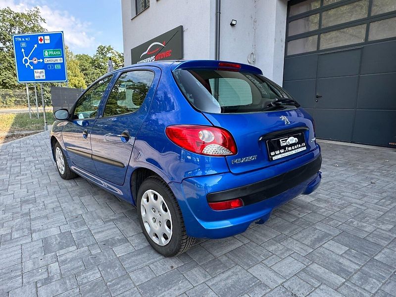 Peugeot 206 (2009) JUNIOR 1.1 - fotka 7 z 30