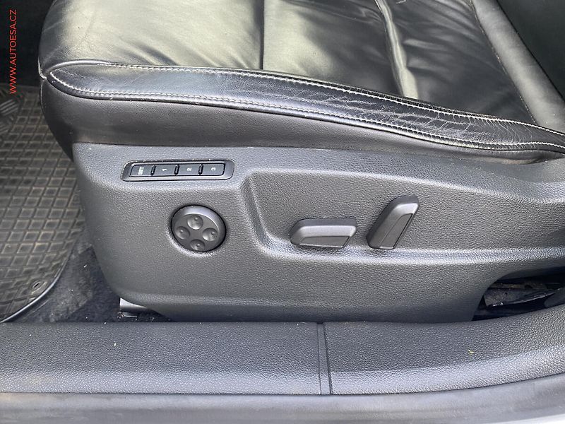 Škoda Superb (2010) 2.0TDi, ČR, Bixenon, AC - fotka 13 z 18