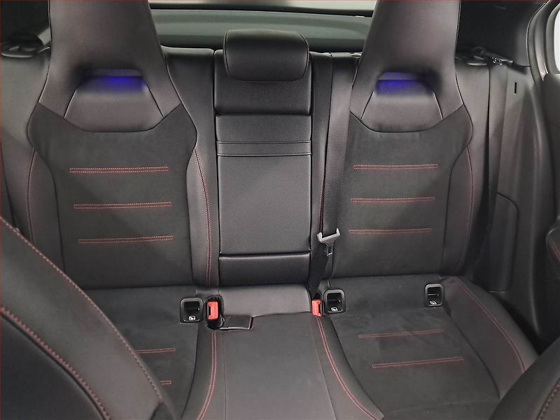 Mercedes-Benz Třídy A (2019) AMG line A 250 4MATIC - fotka 10 z 24