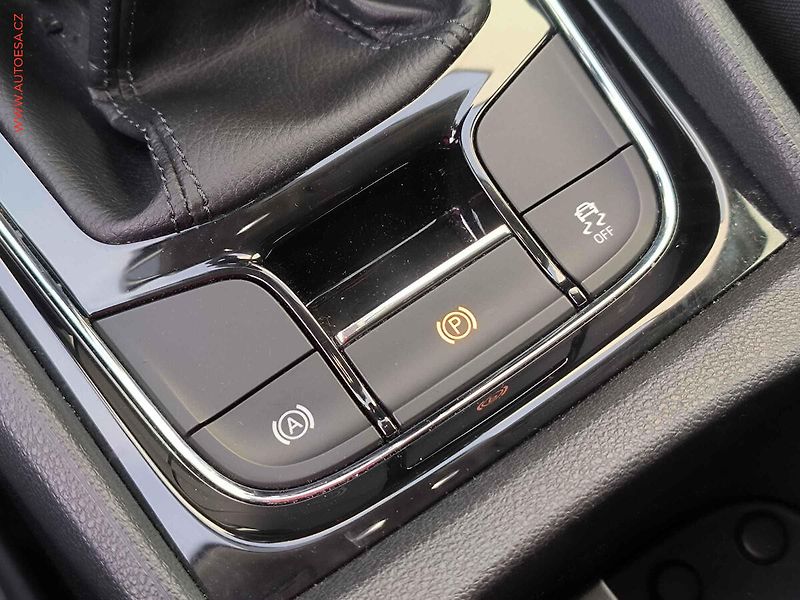 Škoda Karoq (2018) 1.0 TSi, Ambition, LED, navi - fotka 17 z 25