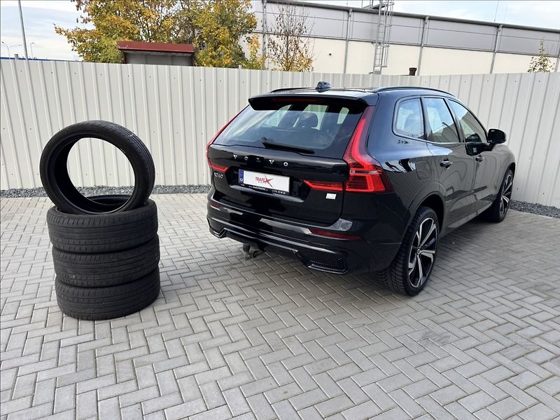Volvo XC60 2,0 T8 AWD Recharge Plus Dark - fotka 45 z 50