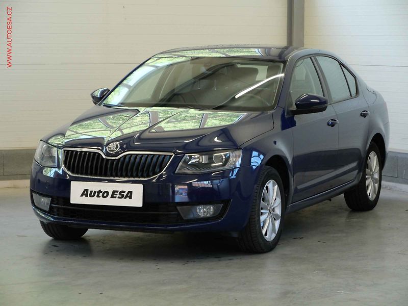 Škoda Octavia (2013) 2.0TDi, 2.maj,ČR, Xenon, AC - fotka 3 z 22