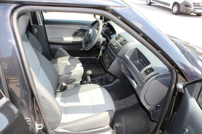 Škoda Fabia (2010) REZERVACE - fotka 13 z 16