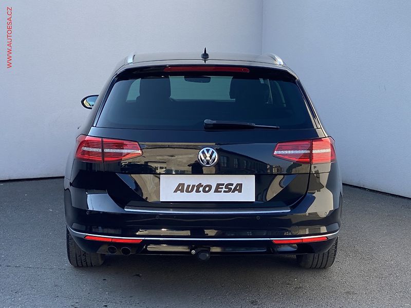 Volkswagen Passat (2015) 2.0 TDi, Highline, LED, navi - fotka 5 z 20
