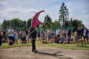Sraz amerických aut na hřišti ve Starém Rokytníku.
