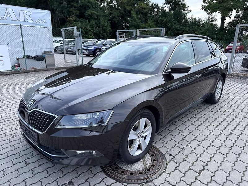 Škoda Superb 2.0 TDI 110 kW DSG, navigace - fotka 1 z 18