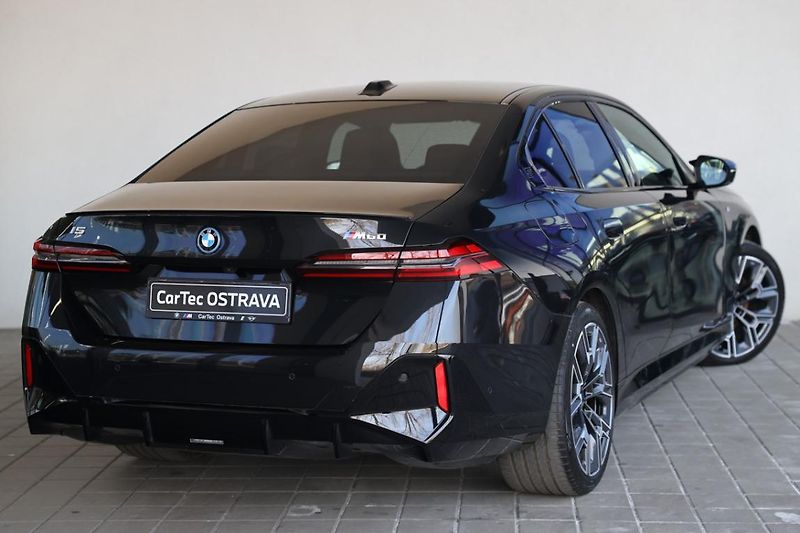 BMW i5 M60 xDrive sedan - fotka 4 z 17