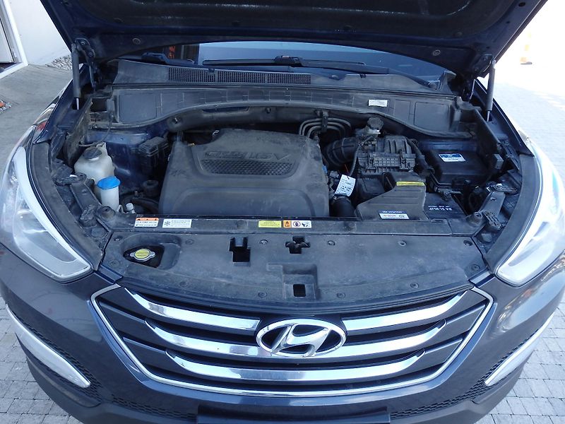 Hyundai Santa Fe 2.2 CRDi AWD ZÁLOHOVÁNO - fotka 15 z 17