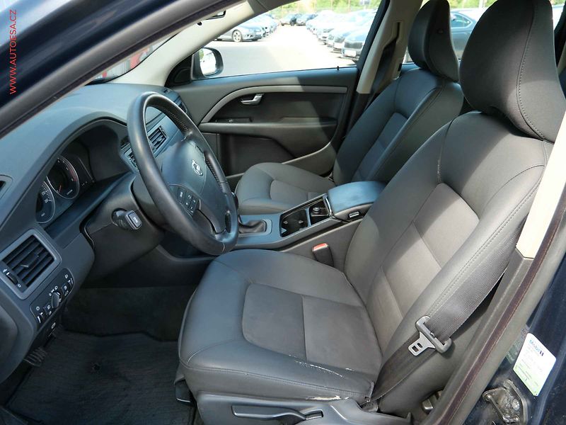 Volvo V70 (2008) 2.4 D5, AC, temp - fotka 9 z 14