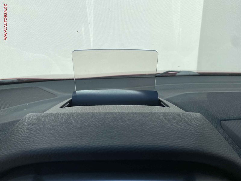 Mitsubishi Eclipse Cross (2019) 1.5 T-MIVEC, LED, TZ, +ALU - fotka 17 z 19